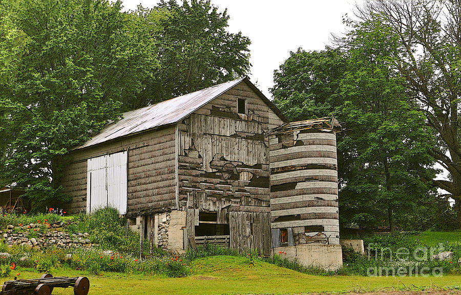 Old Michigan Barn Photograph by Lydia Holly
