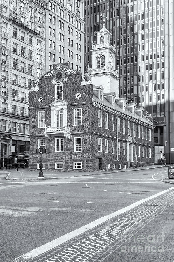Old State House VI Photograph by Clarence Holmes