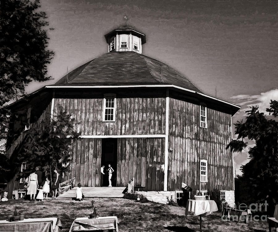 Old Time Iowa Wedding Barn Photograph by Luther Fine Art