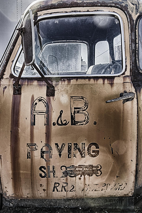 Rusty Truck Photograph - Old Truck 5 by Edser Thomas