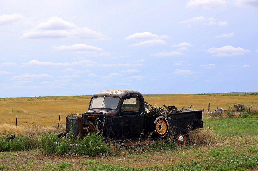 Old Truck  Photograph by Clarice Lakota