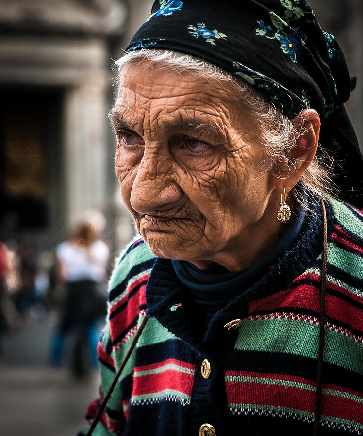 Old Lady Photograph - Old wrinkled woman by Bob Rowlands.