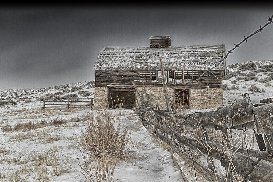 Nature Photograph - Old Wyoming Stone Barn by Elaine Haberland