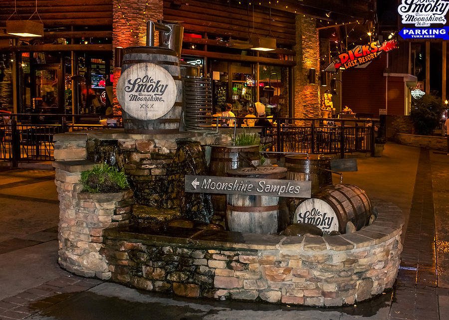 Ole Smoky Tennessee Moonshine Holler Photograph by Travelers Pics