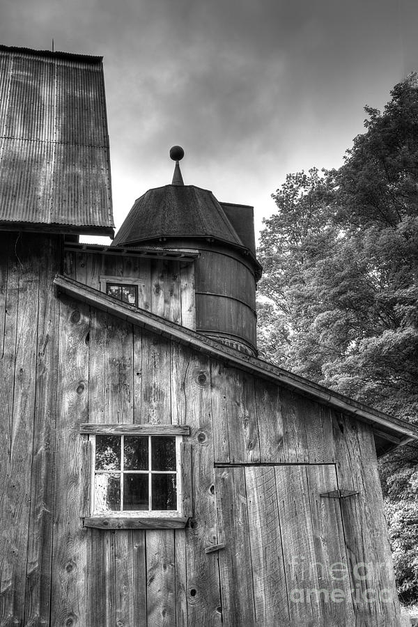 Sleeping Bear Photograph - Olsen Barn At Port Oneida by Twenty Two North Photography Sleeping Bear Photograph - Olsen Barn At Port Oneida by Twenty Two North Photography