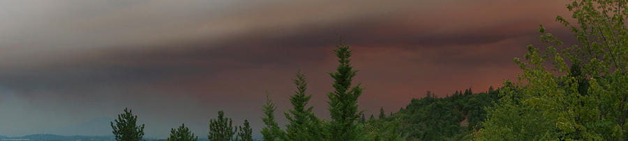 Ominous Smoke Cloud Covers the Rogue Valley Photograph by Mick Anderson