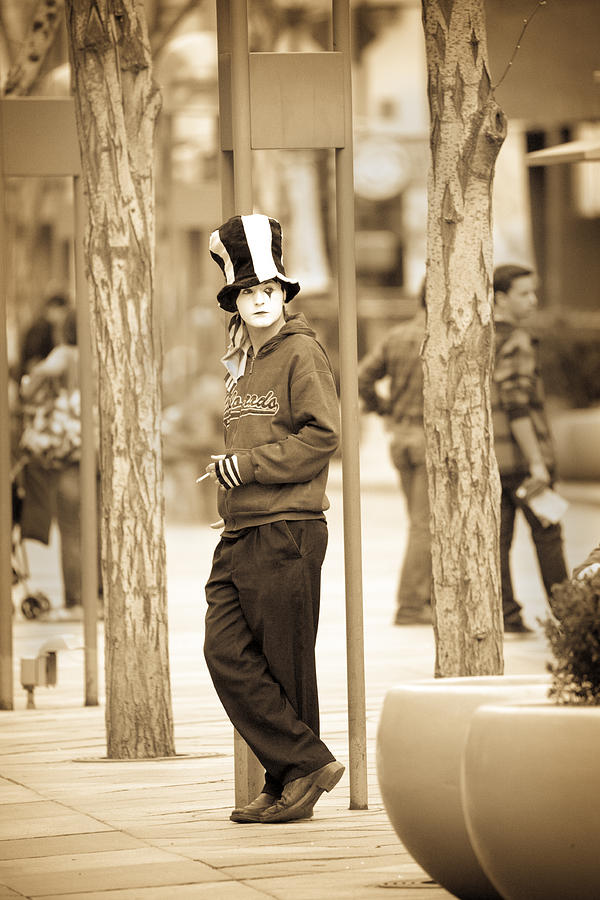 Street Performer On Break Photograph by Marilyn Hunt