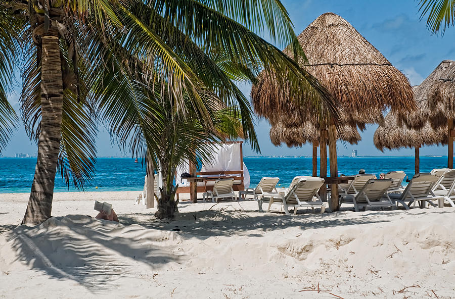 White Sandy Beach in Isla Mujeres Photograph by Ginger Wakem