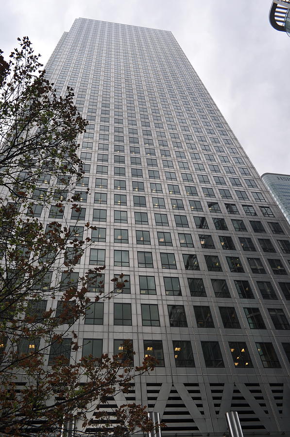 One Canada Square Photograph by Huseyin Arpalikli