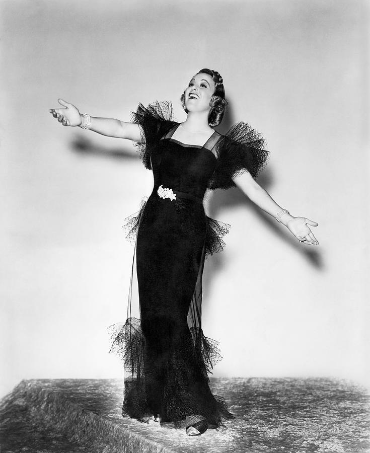 Hollywood Photograph - Opera Star Grace Moore Sings by Underwood Archives