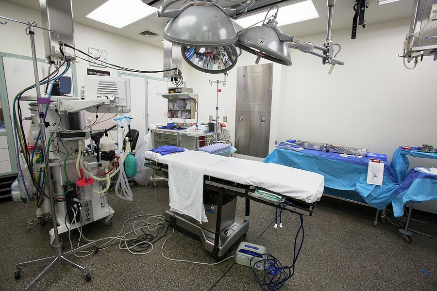 Operating Room Prior To Surgery Photograph by Jim West