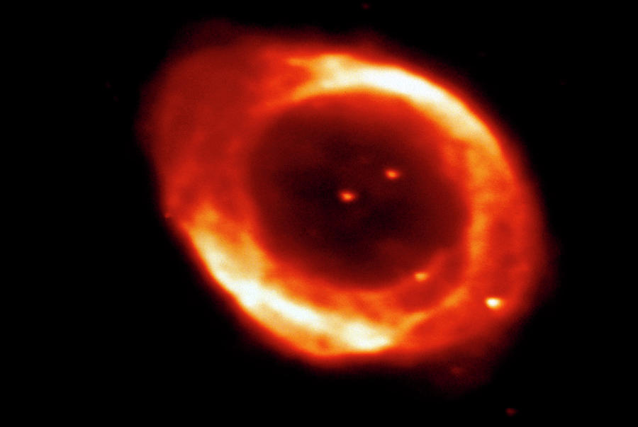Optical Ccd Image Of The Ring Nebula M57 Photograph by Dr Rudolph Schild/science Photo Library