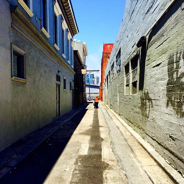 San Francisco Photograph - Alley by Tom Parrette