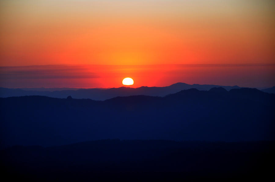 Oregon Cascades Sunset Photograph by Jean Hutchison