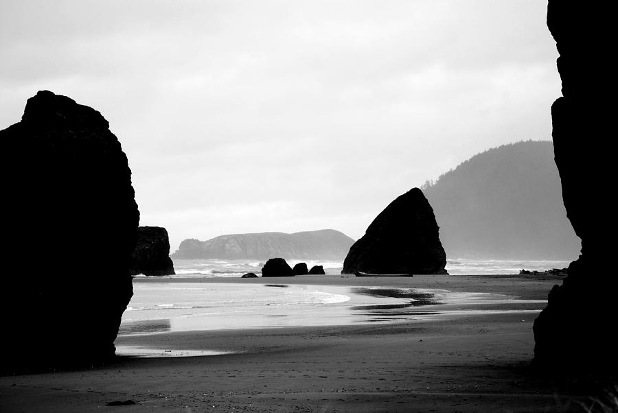 Black And White Photograph - Oregon Coast BW by Mamie Gunning