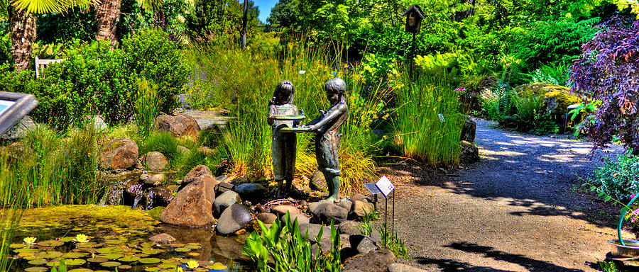 Oregon Garden - Statue Photograph by Jonny D