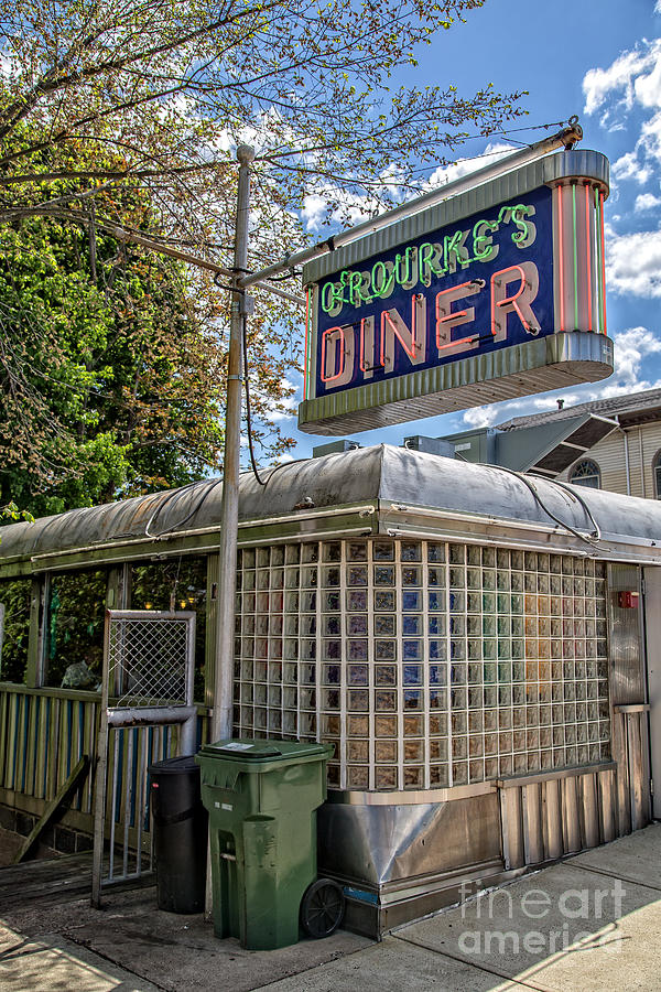 Middletown Photograph - ORourkes Diner Middletown Connecticut by Edward Fielding