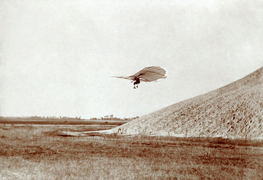 Otto Lilienthal Gliding Experiment Photograph by Library Of Congress/science Photo Library