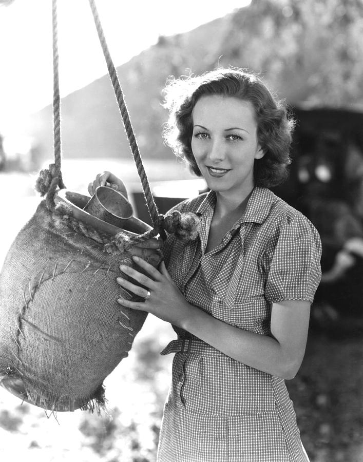 Movie Photograph - Our Daily Bread, Karen Morley, 1934 by Everett