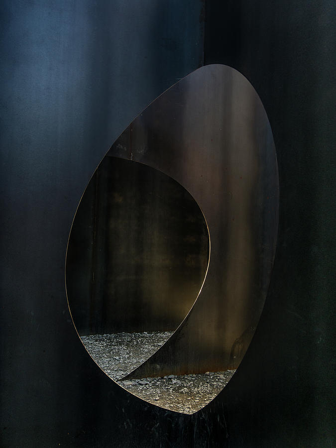 Abstract Photograph - Oval Steel by Luc Vangindertael (lagrange)