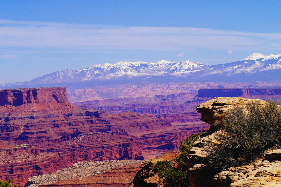Canyonlands National Park Photograph - Overlooking Canyon Land by Jeff Swan