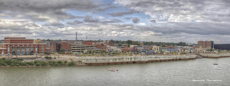 Owensboro KY Riverfront Photograph by Wendell Thompson
