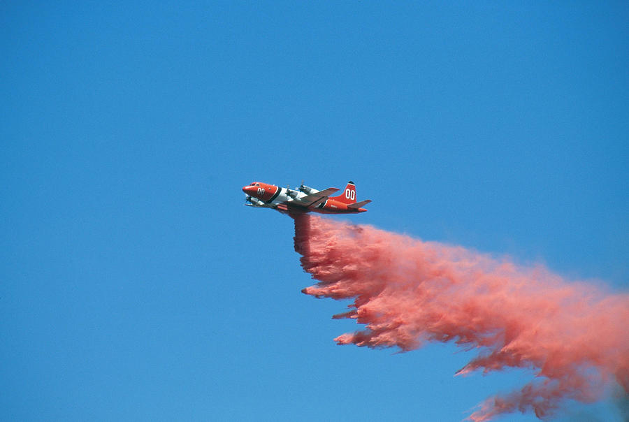 Airplane Photograph - P3 Airtanker Dropping Fire Retardant by Richard Hansen