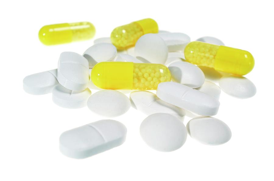 Painkiller And Supplement Pills Photograph by Daniel Sambraus/science Photo Library