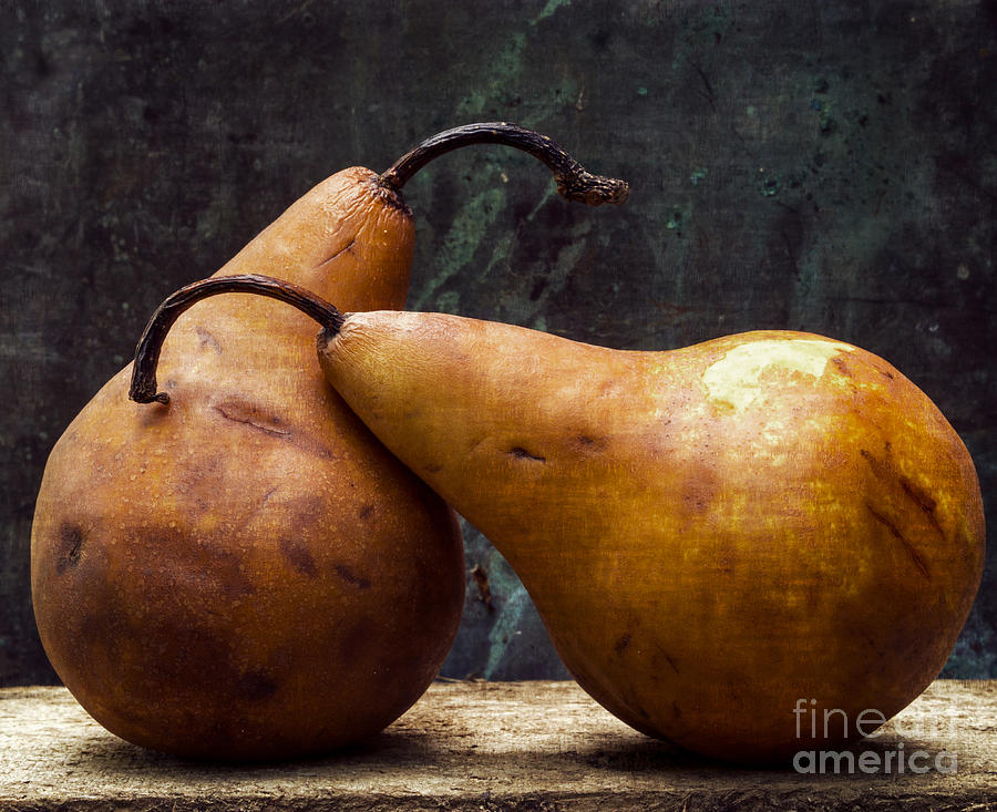 Pear Photograph - Pair of Lovers by Edward Fielding