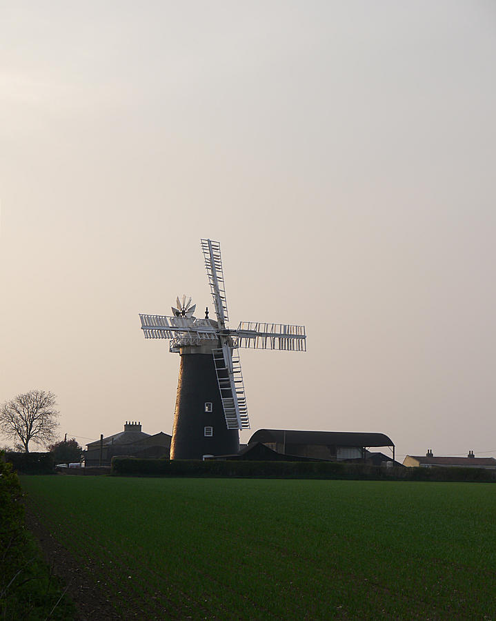 Pakenham Windmill 1 Photograph by Richard Reeve