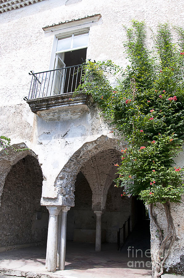 Palazzo in Ravello Photograph by Brenda Kean