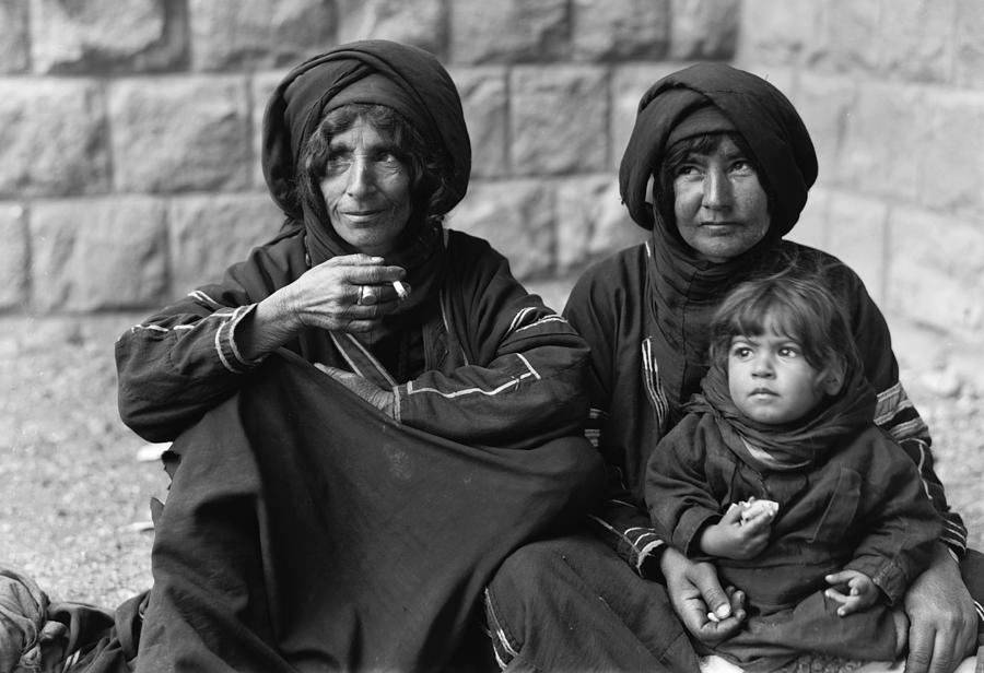 Palestine Bedouin Women Photograph by Granger