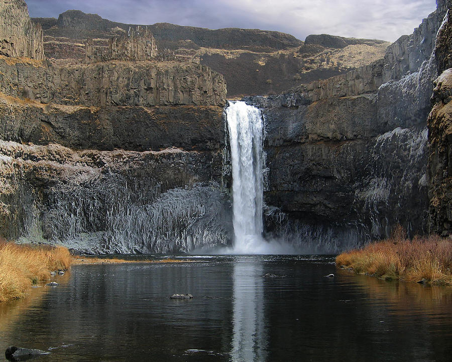 Palouse Falls in the Winter Photograph by Farol Tomson