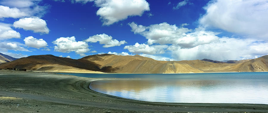 Pangong Lake, Ladakh, India by Boxedfish