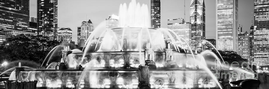Panoramic Picture Of Chicago Buckingham Fountain Photograph