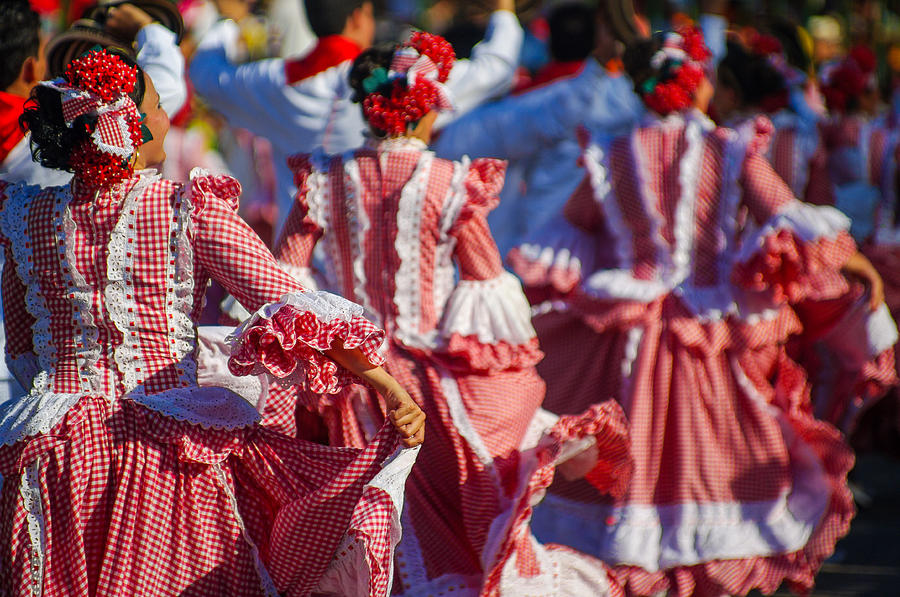 Parade Of Traditional Carnival Dancers In Barranquilla Photograph by Gustavo Ramirez