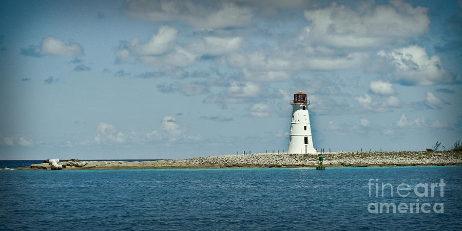 Nature Photograph - Paradise Island Lighthouse by Gary Keesler