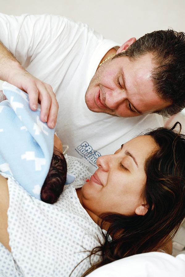 Parents And Newborn Baby Photograph by Mauro Fermariello/science Photo Library