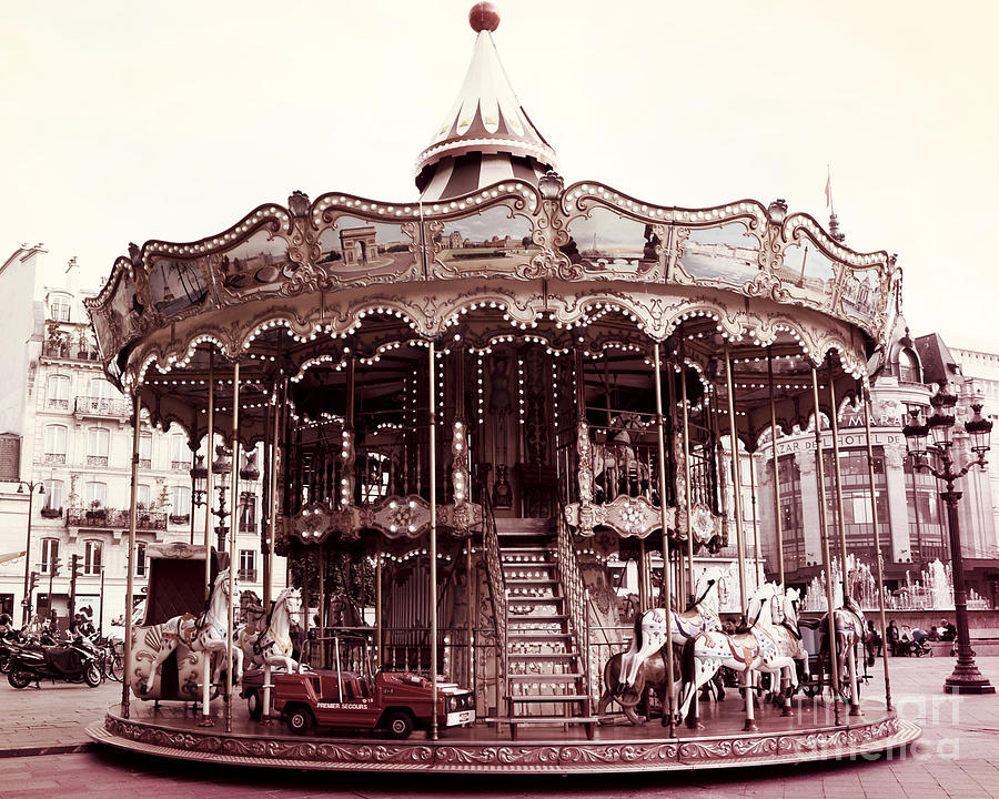 1,300+ Drawing Of Merry Go Rounds Stock Photos, Pictures & Royalty-Free  Images - iStock