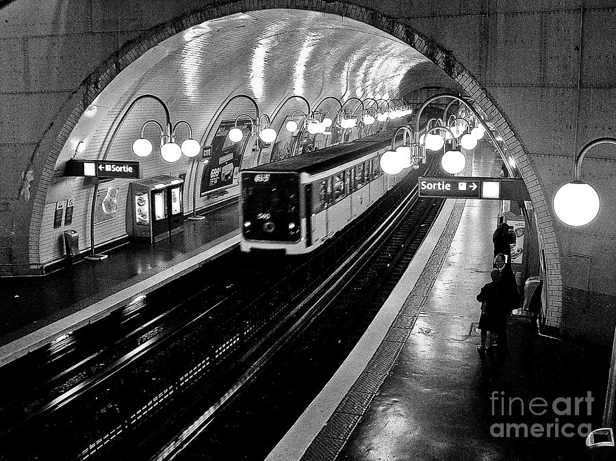 Paris Metro Photograph by Carlos Alkmin