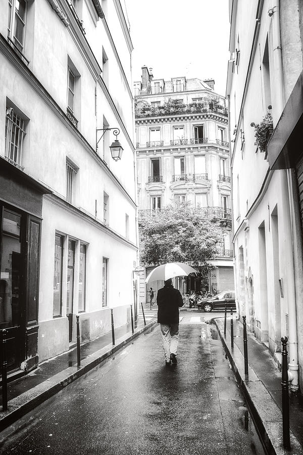 Paris - Rain - Sunday Stroll Photograph by Vivienne Gucwa