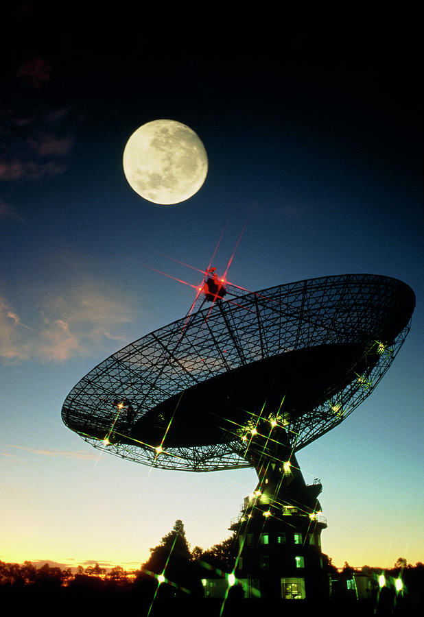 Parkes Radio Telescope Under Moon Photograph by Dr Seth Shostak/science Photo Library