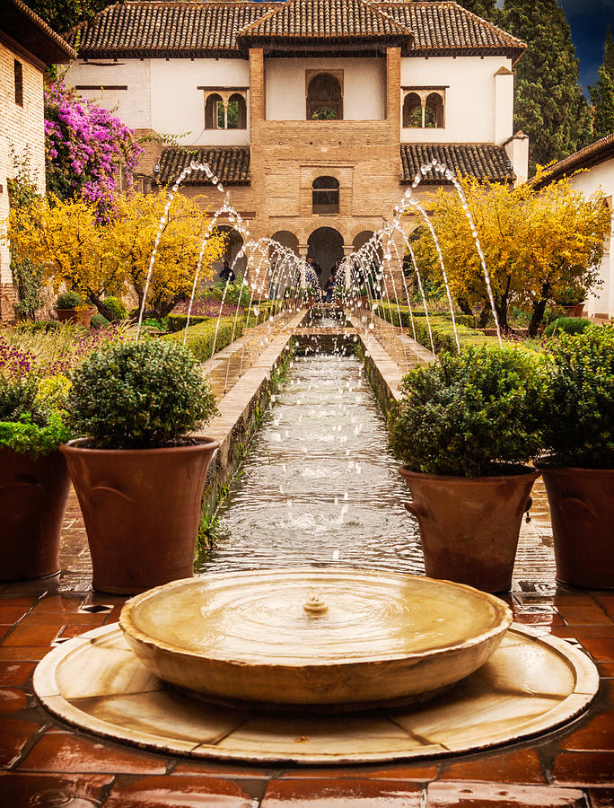 Patio de las Acequias-Generalife Photograph by Levin Rodriguez