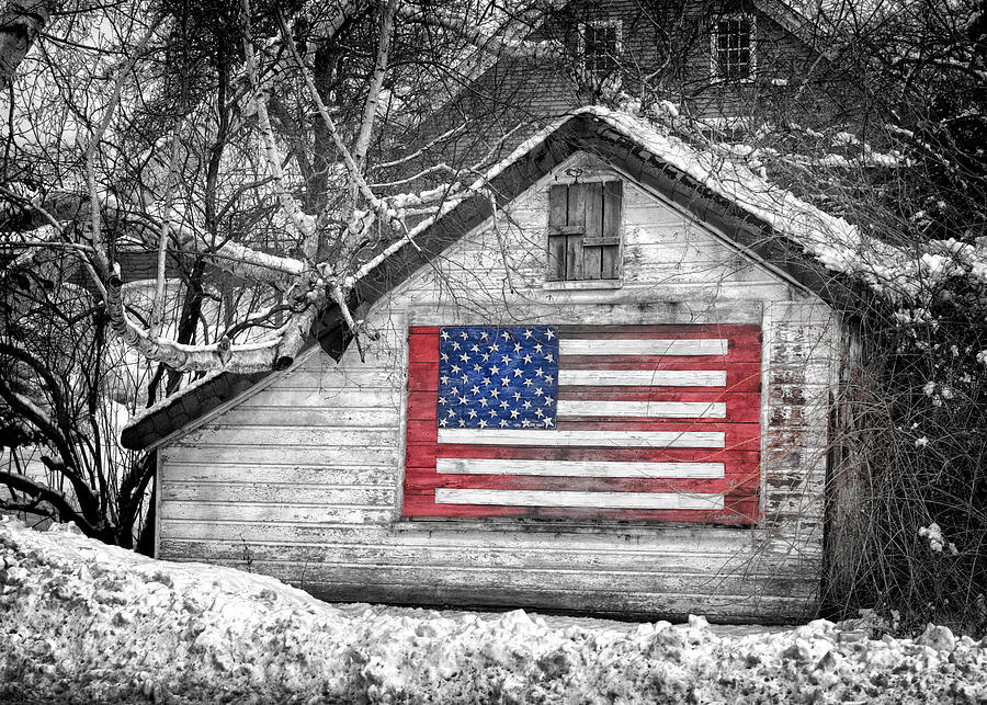 Patriotic American shed Photograph by Jeff Folger