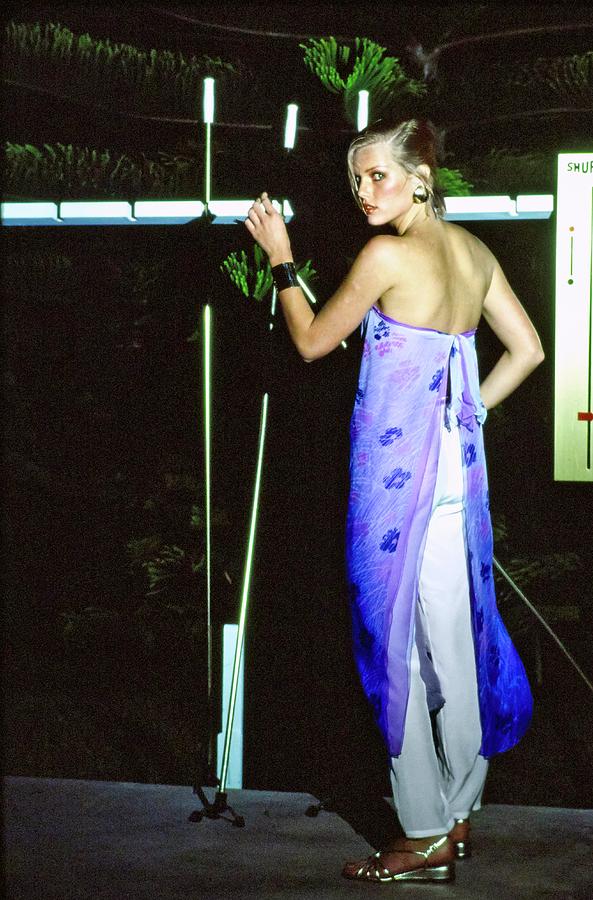 Patti Hansen Wearing A Julio Pareo Photograph by Arthur Elgort