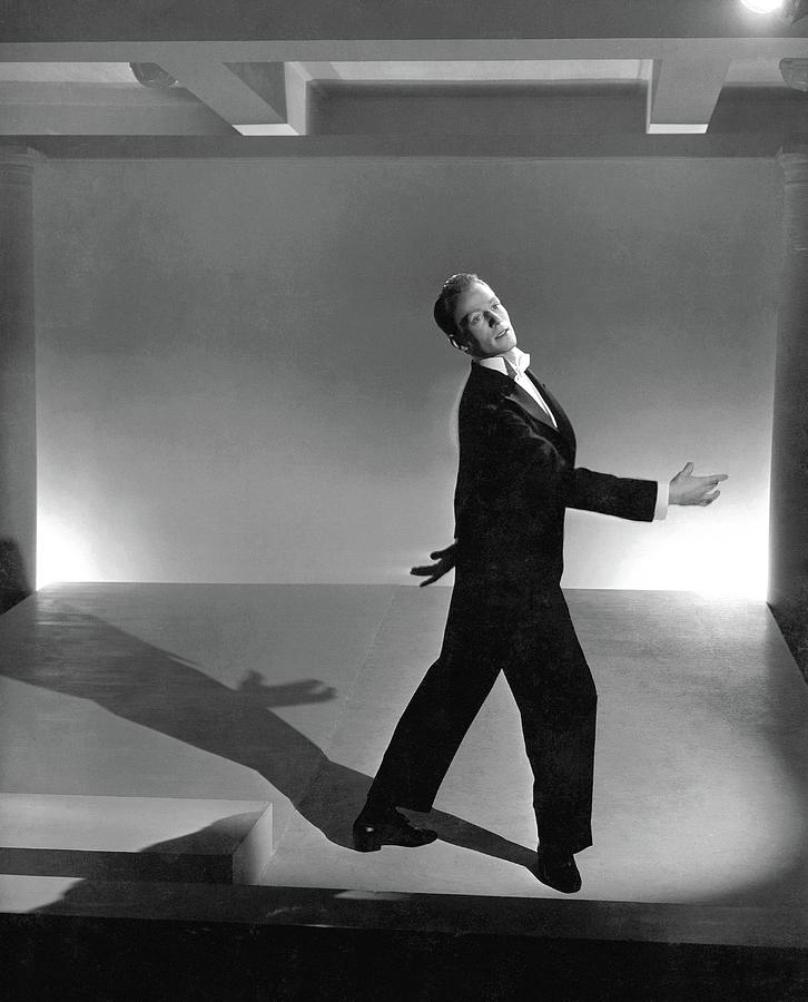 Paul Draper Dancing Photograph by Horst P. Horst