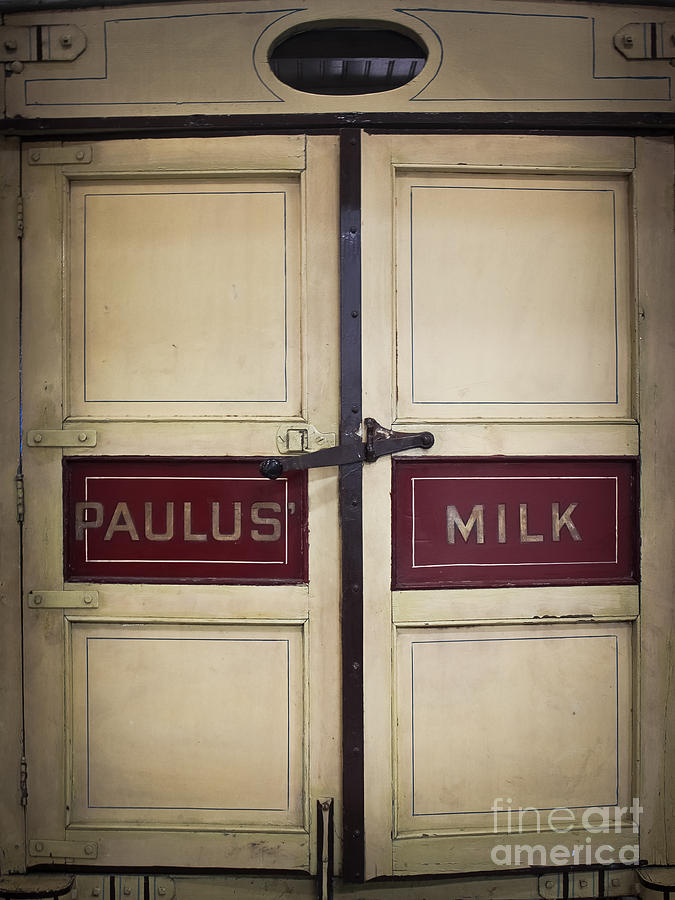 Paulus Dairy Milk Wagon Photograph by Colleen Kammerer