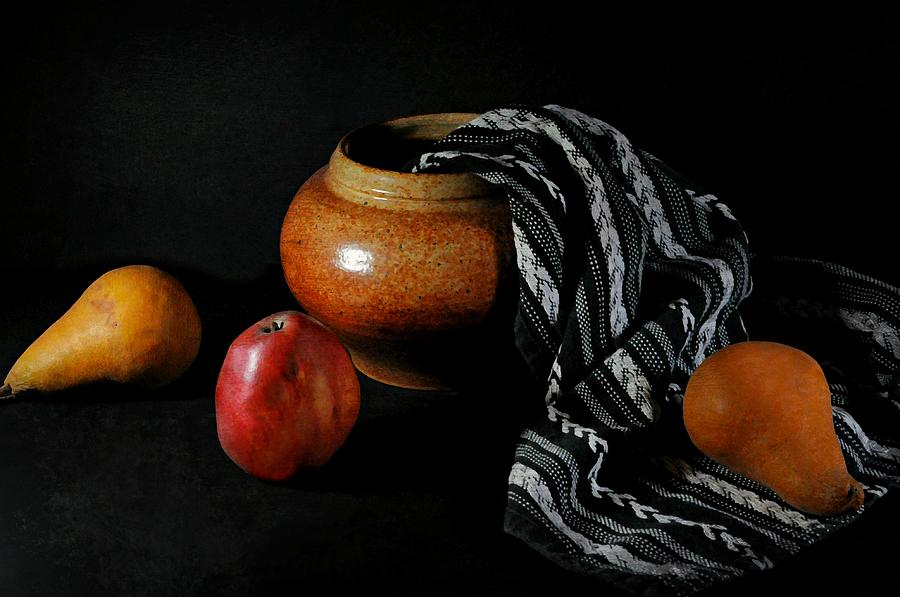 Still Life Photograph - Pearsn Pot by Diana Angstadt
