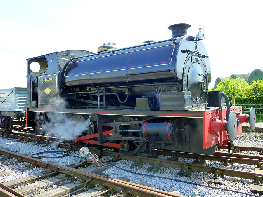 Peckett 0-4-0ST No. 2087 Steam Locomotive Photograph by Gordon James
