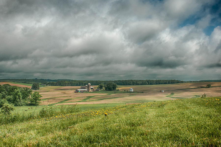 Pennsylvania Farmland Photograph by Guy Whiteley